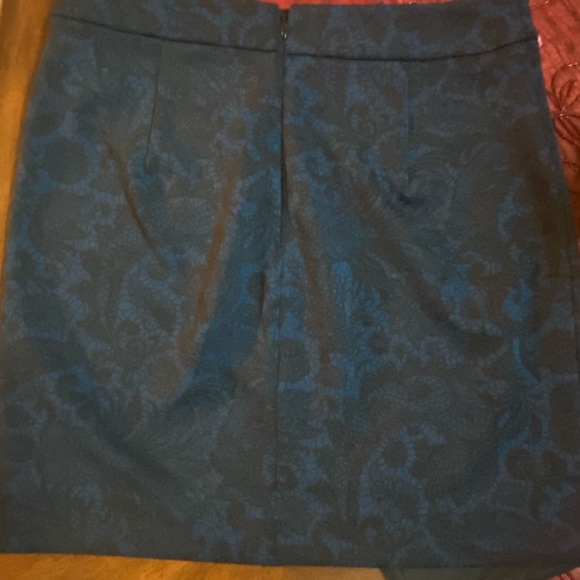 NWT Express Lace Print Asymmetrical Mini
Skirt Size 4 Black/ Blue - Picture 8 of 16